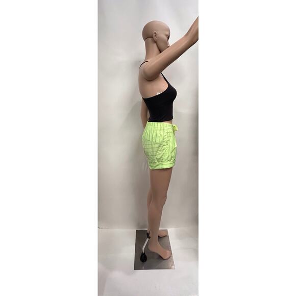 Lululemon Spring Break Away Lime Shorts - Picture 4 of 5